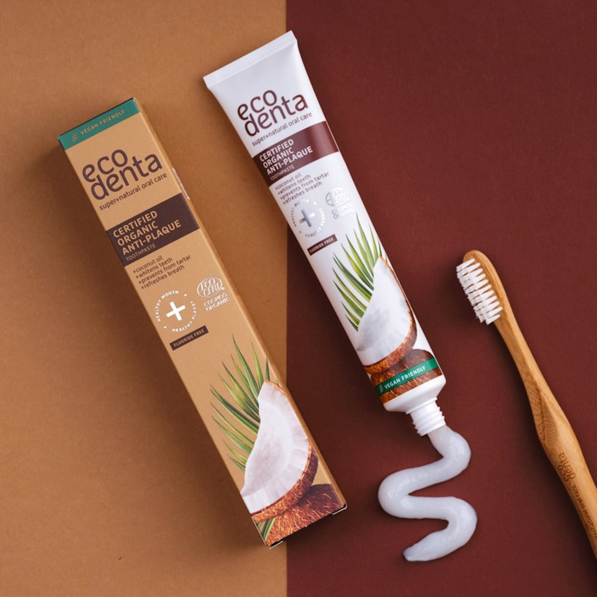 pasta dental organica de coco, blanquedor natural, aliento fresco, previene la formacion de placa, aceite de coco, vegano, sin fluor, origen natural, de color blanco textura suave