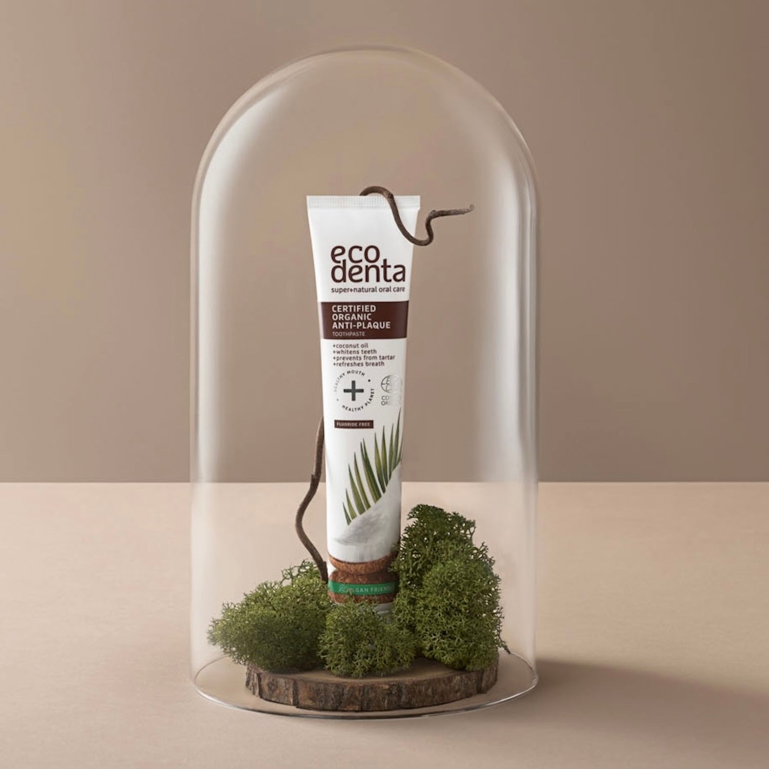 pasta dental organica de coco, blanquedor natural, aliento fresco, previene la formacion de placa, aceite de coco, vegano, sin fluor, origen natural